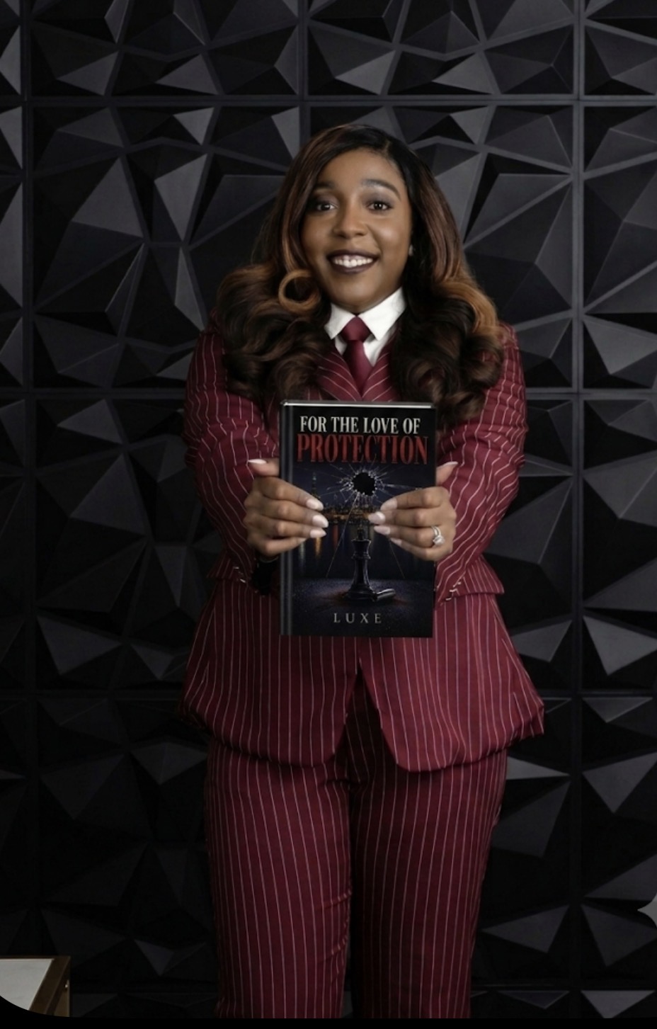 Full-length photo of author Luxe
